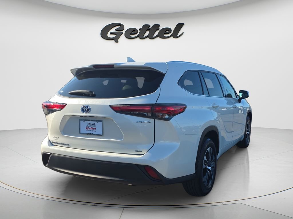 Used 2021 Toyota Highlander XLE FWD image 5