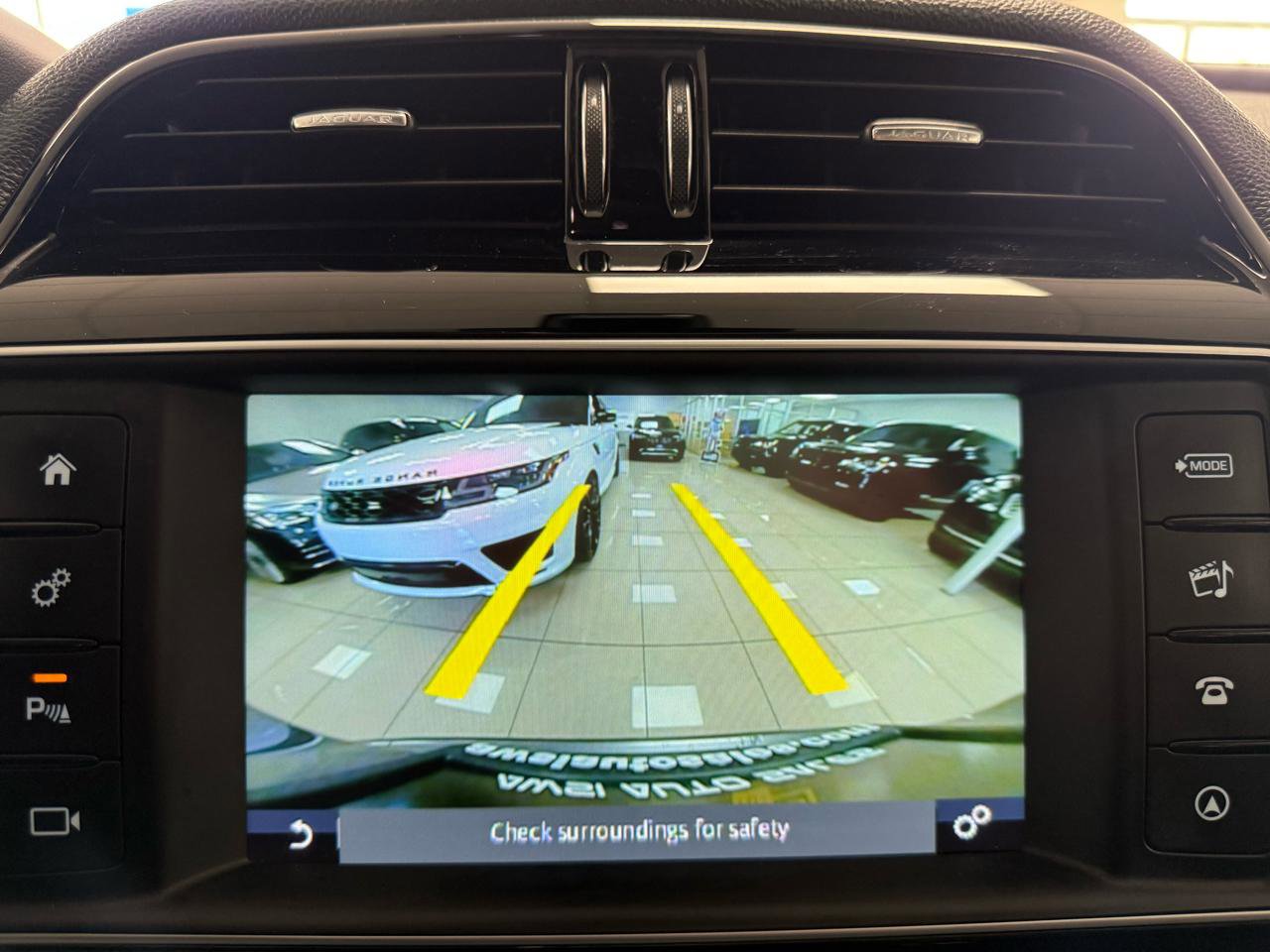 Used 2017 Jaguar F-PACE Prestige image 15