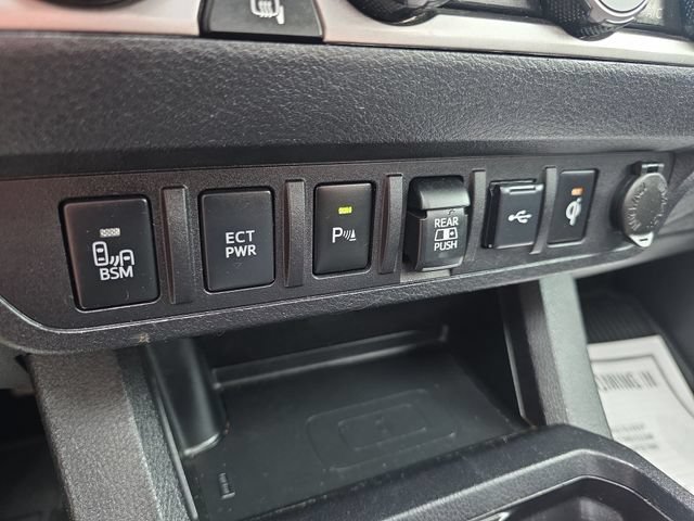 Used 2023 Toyota Tacoma Limited AWD/4WD image 31