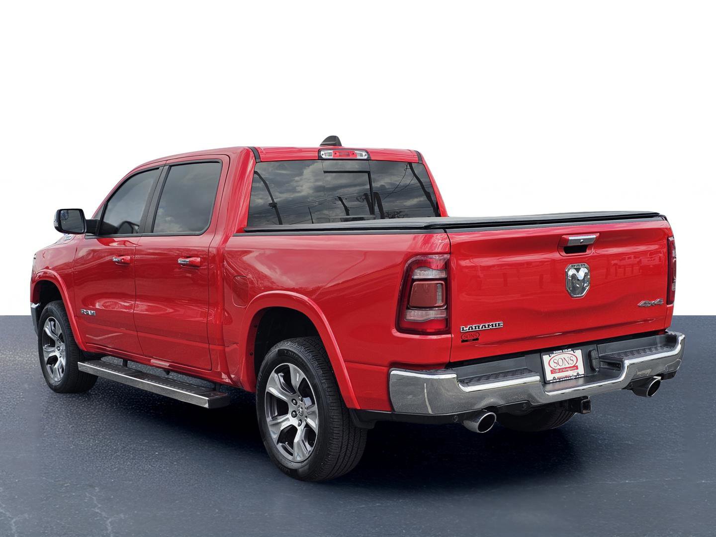 Used 2019 RAM 1500 Laramie AWD/4WD image 14