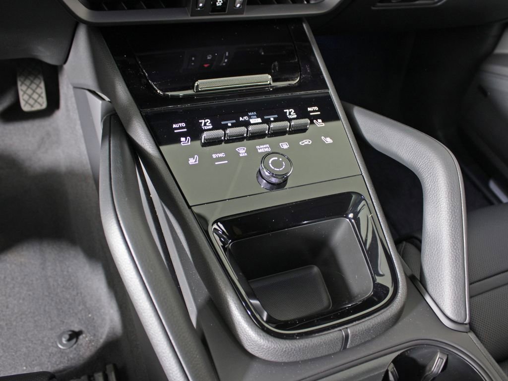 Used 2026 Porsche Cayenne Coupe image 28