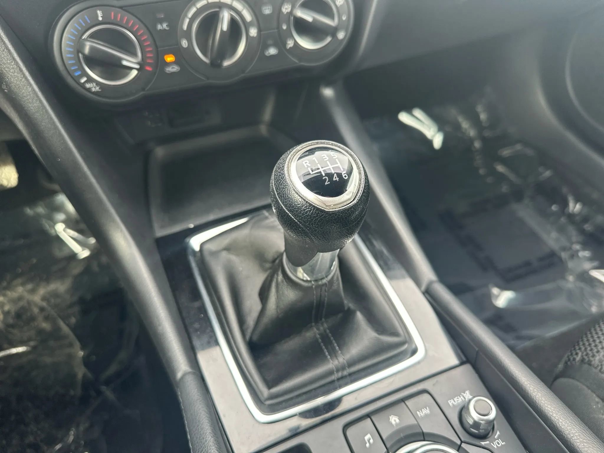 Used 2017 MAZDA MAZDA3 Sport w/ Preferred Equipment Package image 28