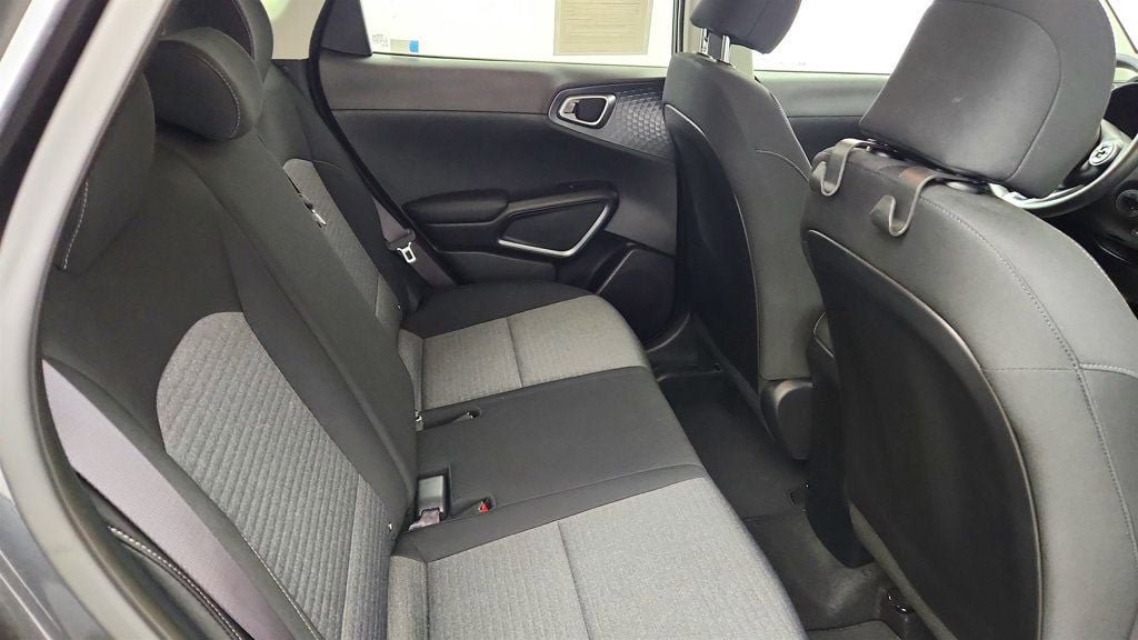 Used 2020 Kia Soul S FWD image 22