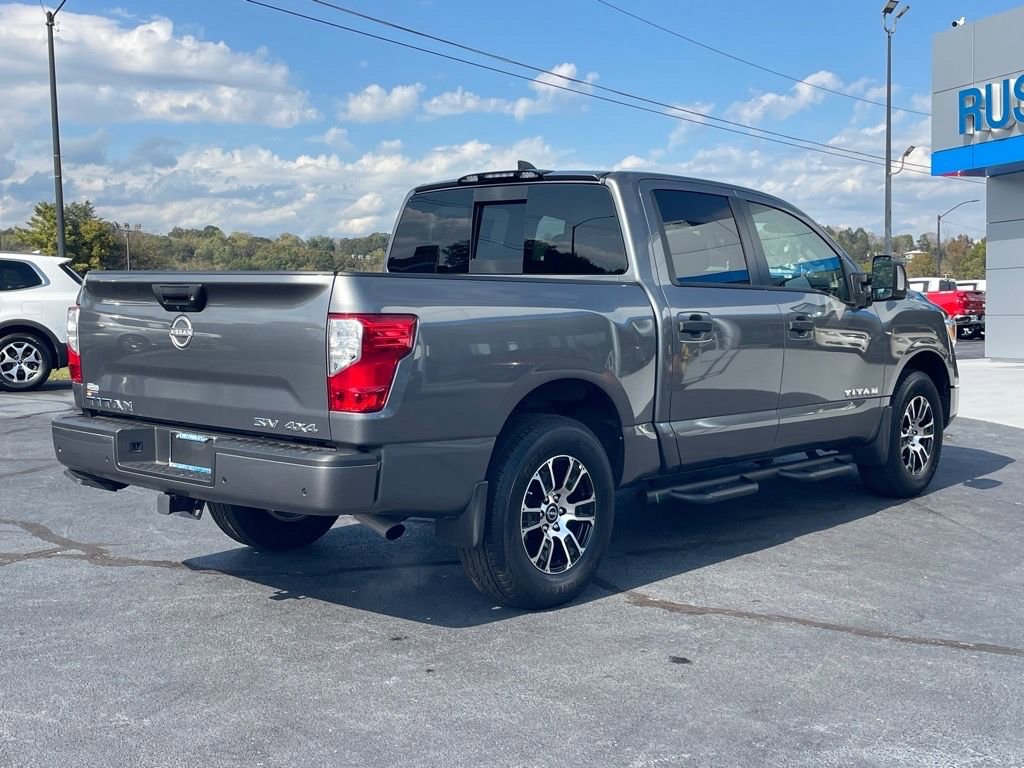 Used 2024 Nissan Titan SV w/ SV Convenience Package image 7