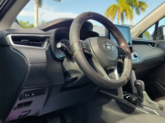 Used 2022 Toyota Corolla Cross LE w/ Moonroof Package FWD image 8
