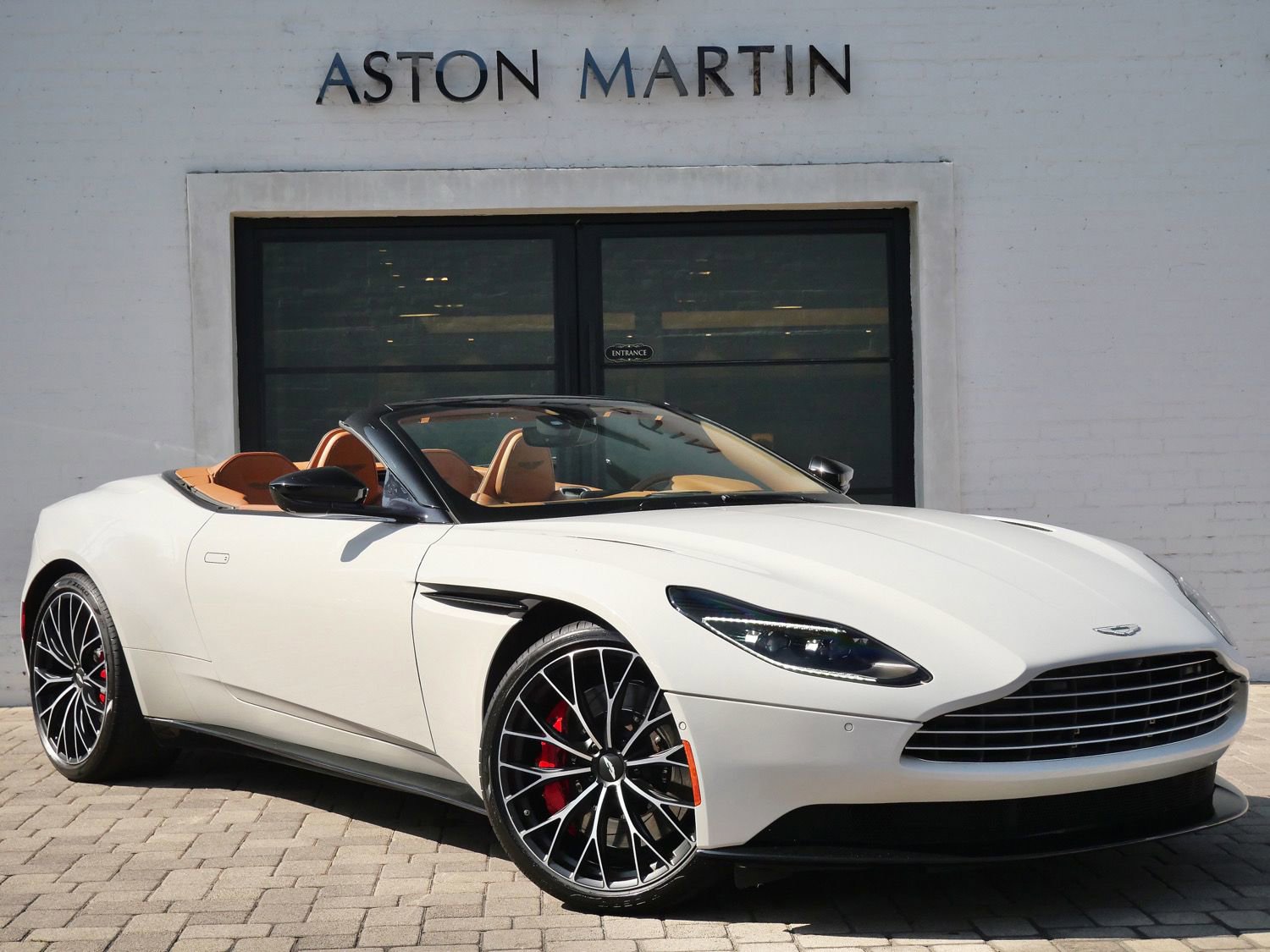 Used 2023 Aston Martin DB11 Volante RWD image 1