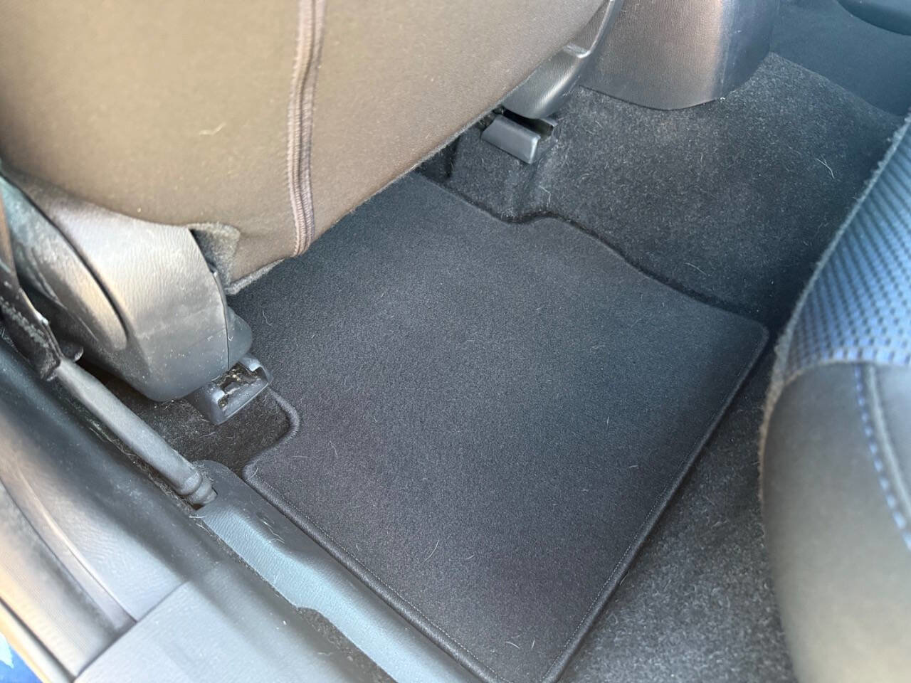 Used 2016 Scion iA Base 4dr Sedan 6M image 27