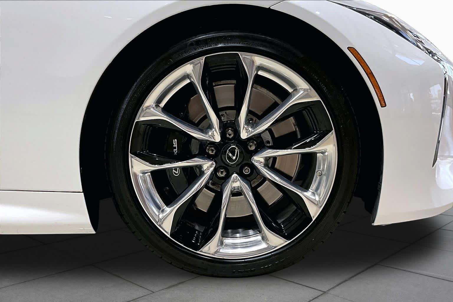 Used 2021 Lexus LC 500 Coupe w/ Performance Package RWD image 9