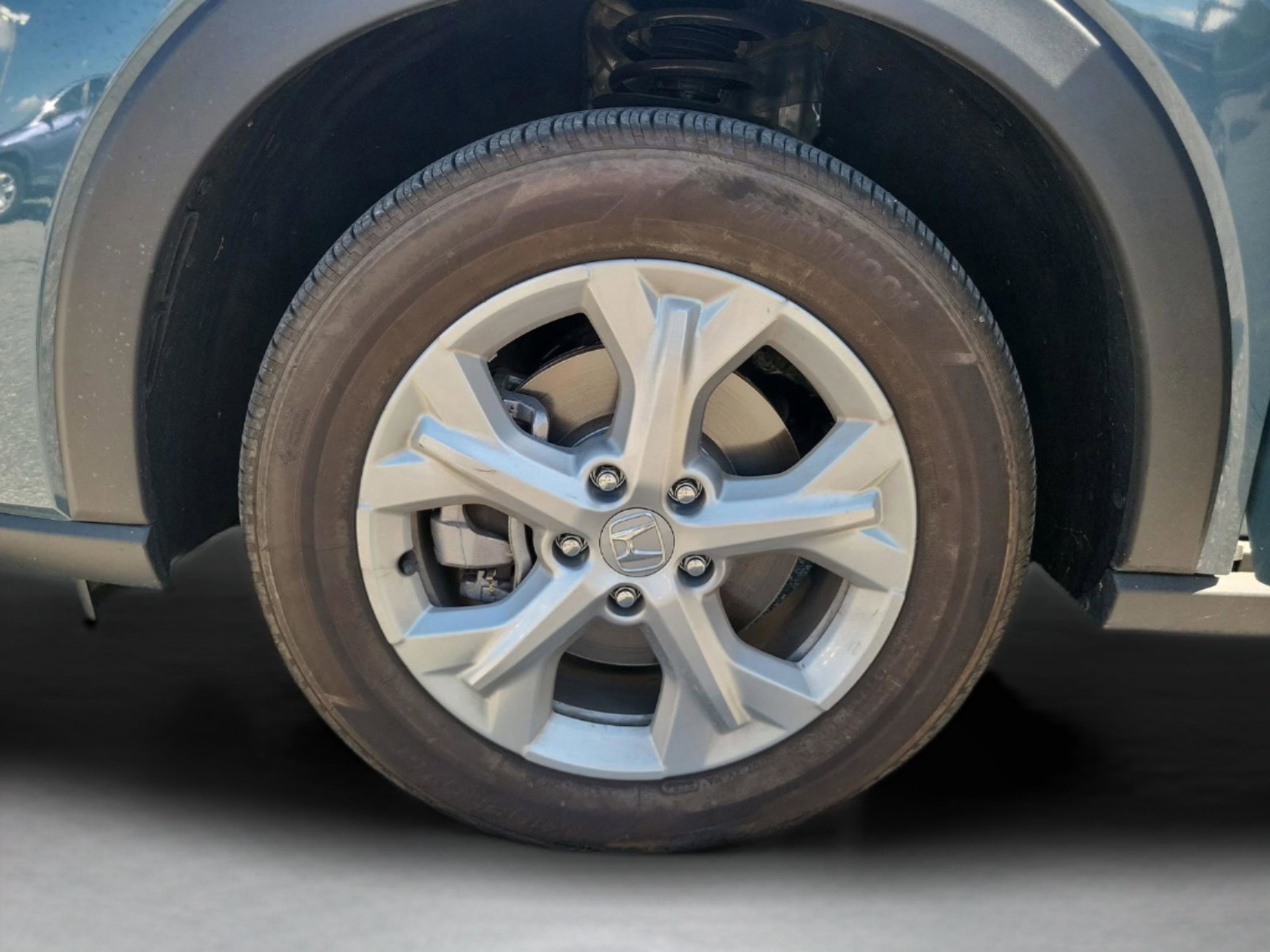 Certified 2025 Honda HR-V LX image 31