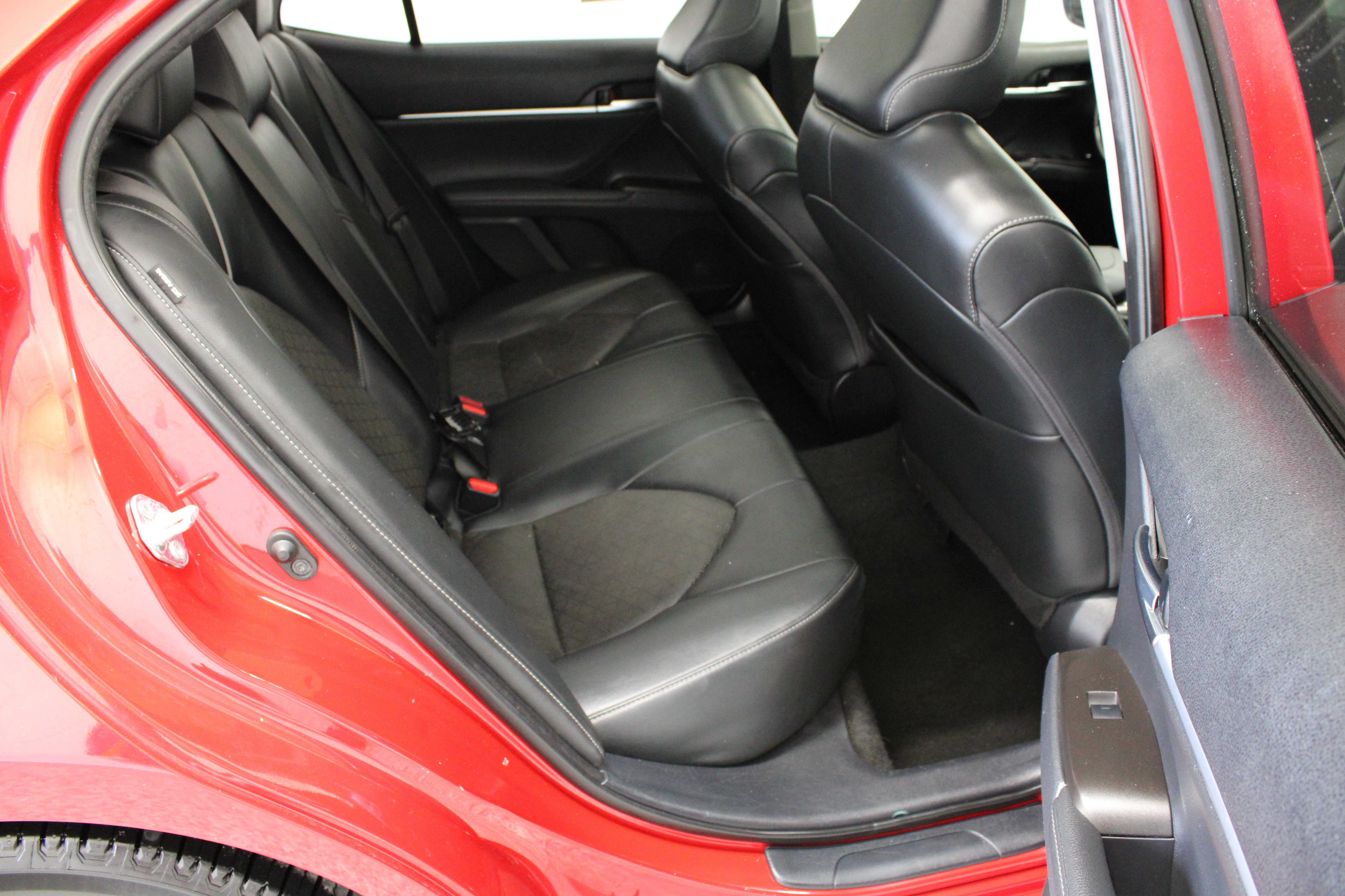 Used 2022 Toyota Camry XSE FWD image 35
