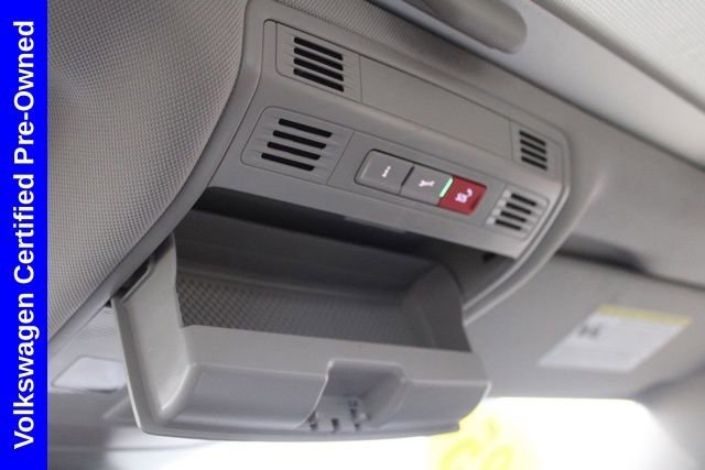 Used 2025 Volkswagen Jetta SE image 43