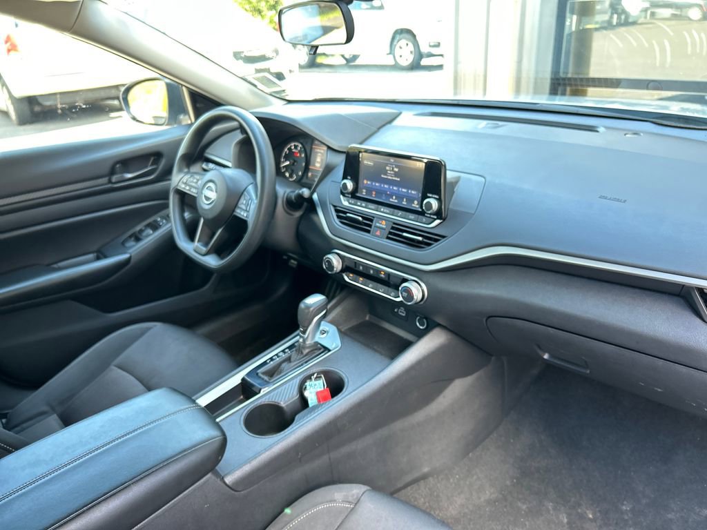 Used 2024 Nissan Altima 2.5 S FWD image 31