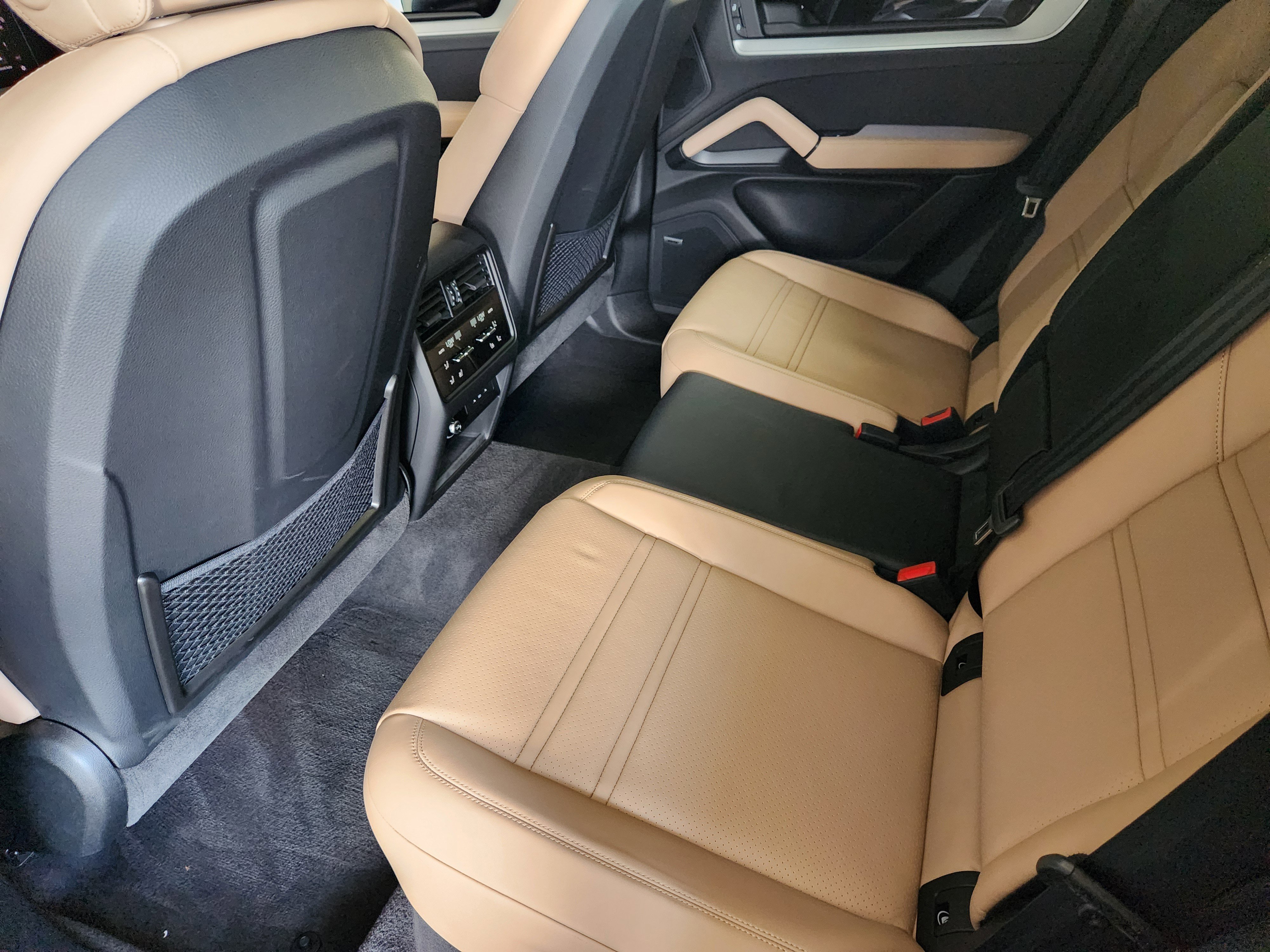 Certified 2025 Porsche Cayenne Coupe image 29