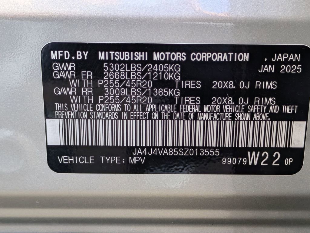 Used 2025 Mitsubishi Outlander SE image 32