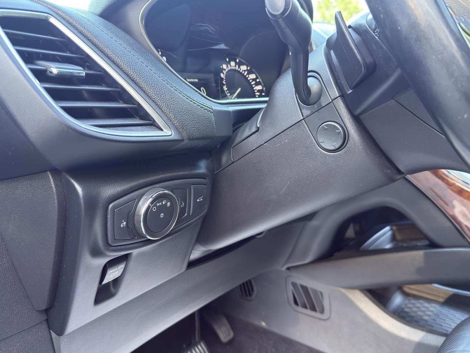 Used 2017 Lincoln MKX Reserve w/ Luxury Package image 19