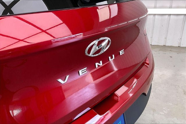 Used 2025 Hyundai Venue SEL FWD image 9