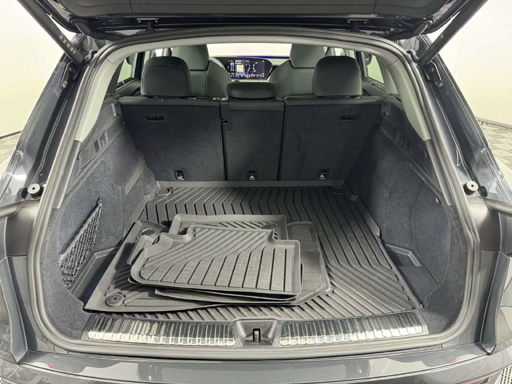 Used 2025 Audi Q5 Premium Plus AWD/4WD image 14