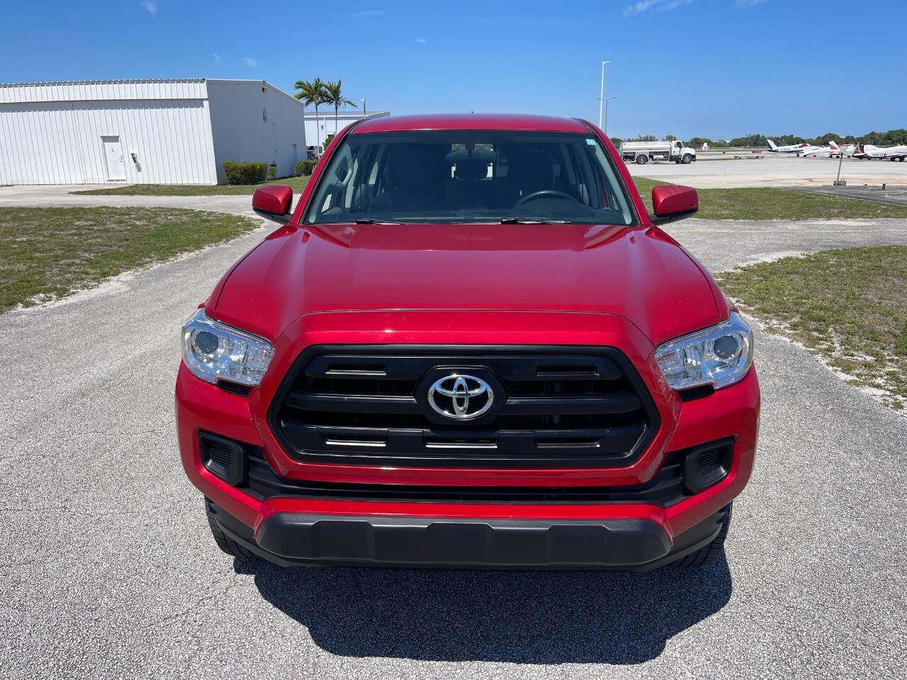 Used 2017 Toyota Tacoma SR RWD image 10