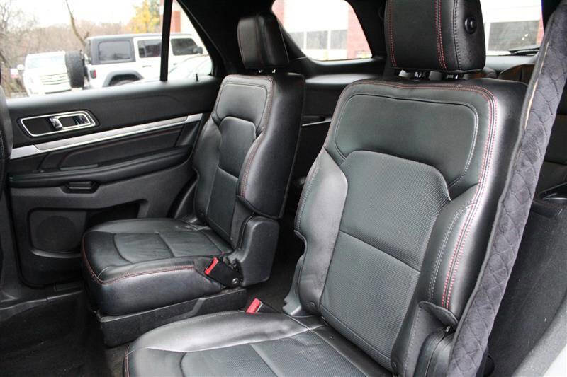 Used 2017 Ford Explorer Sport w/ Equipment Group 401A image 28