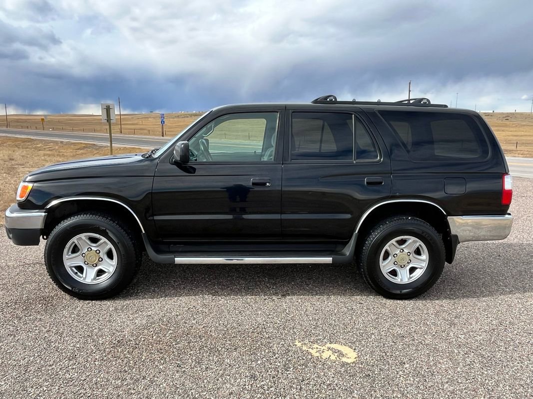 Used 2002 Toyota 4Runner SR5 image 2