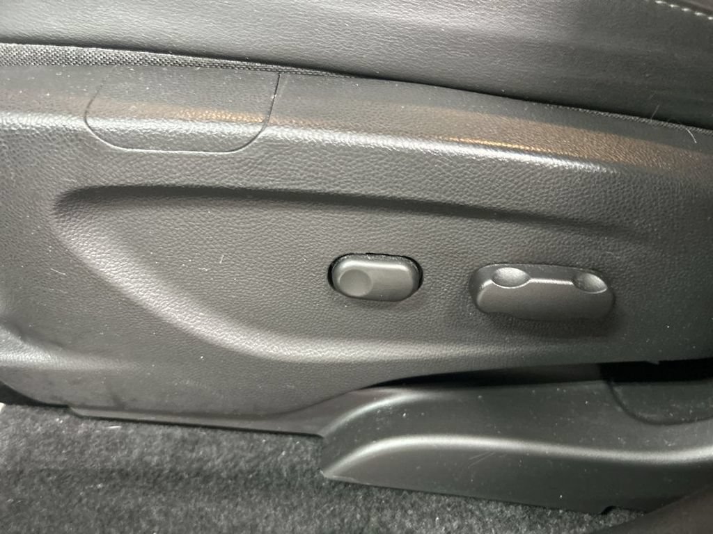 Used 2019 Buick Encore Preferred AWD/4WD image 10