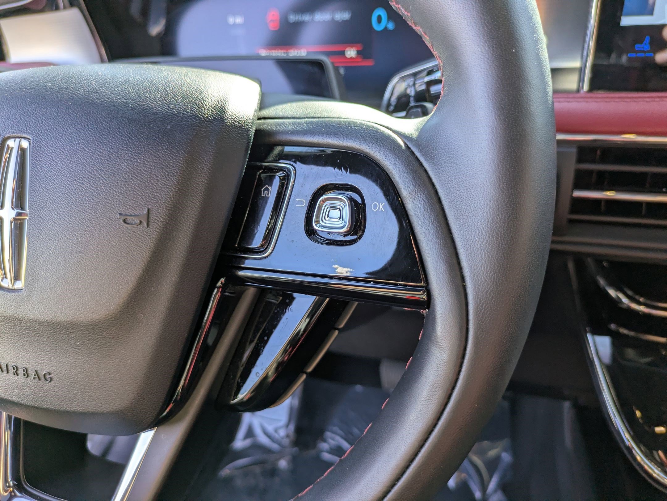 Used 2025 Lincoln Corsair Grand Touring w/ Equipment Group 302A image 19