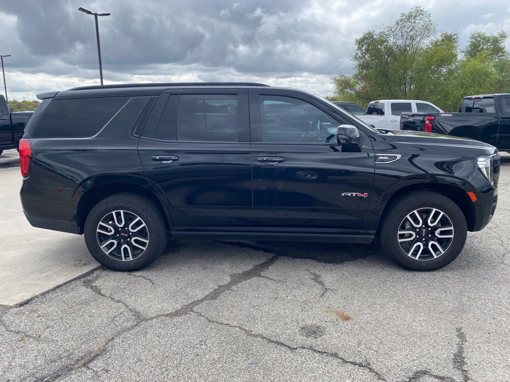 Used 2023 GMC Yukon AT4 w/ AT4 Premium Package AWD/4WD image 6