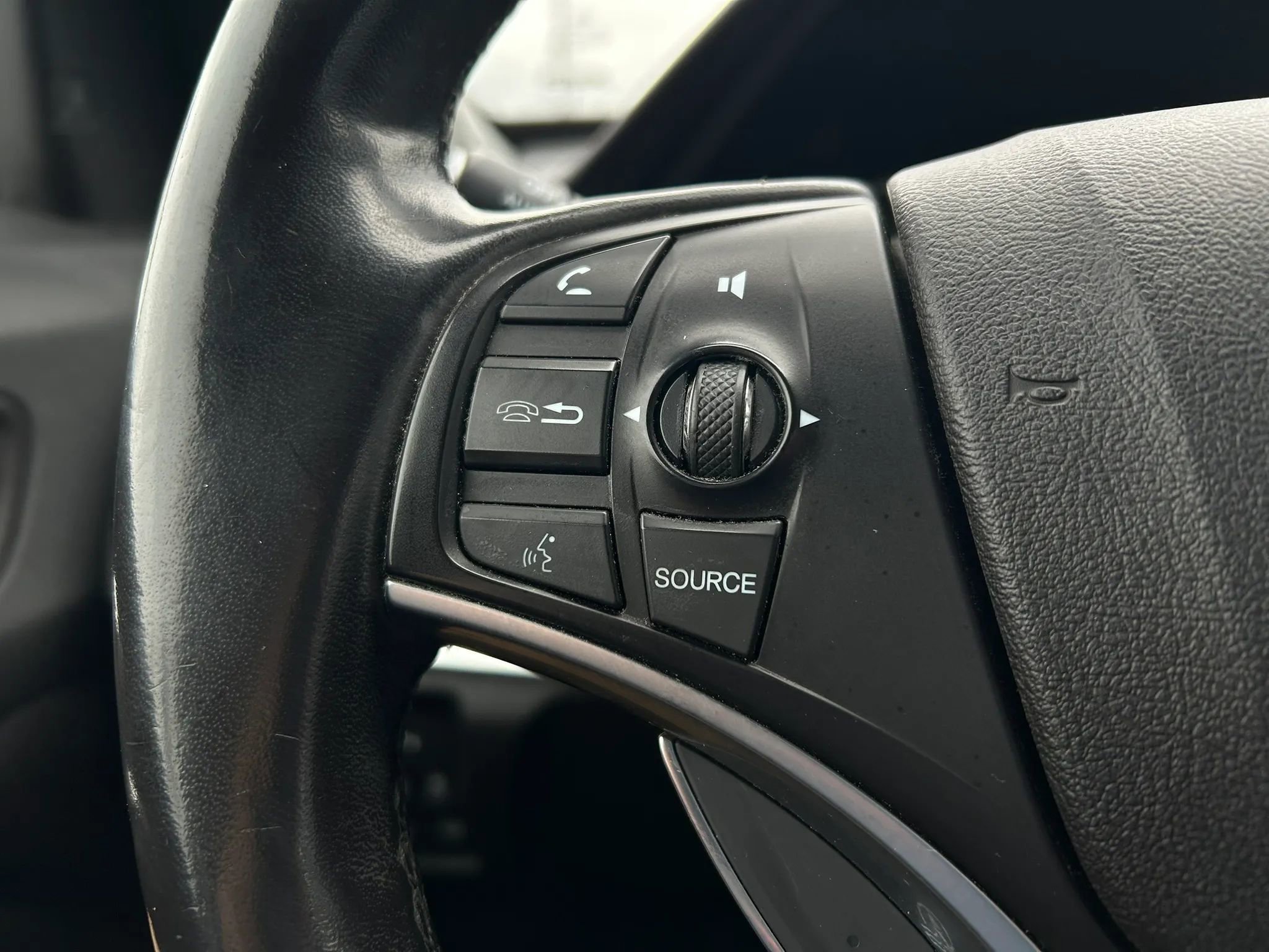 Used 2018 Acura MDX FWD w/ Advance Package image 18