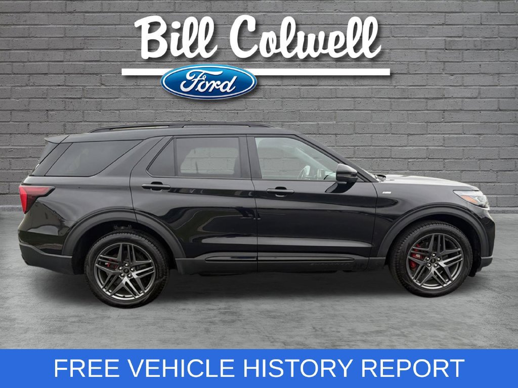 Certified 2025 Ford Explorer ST-Line w/ ST-Line Street Pack AWD/4WD image 3
