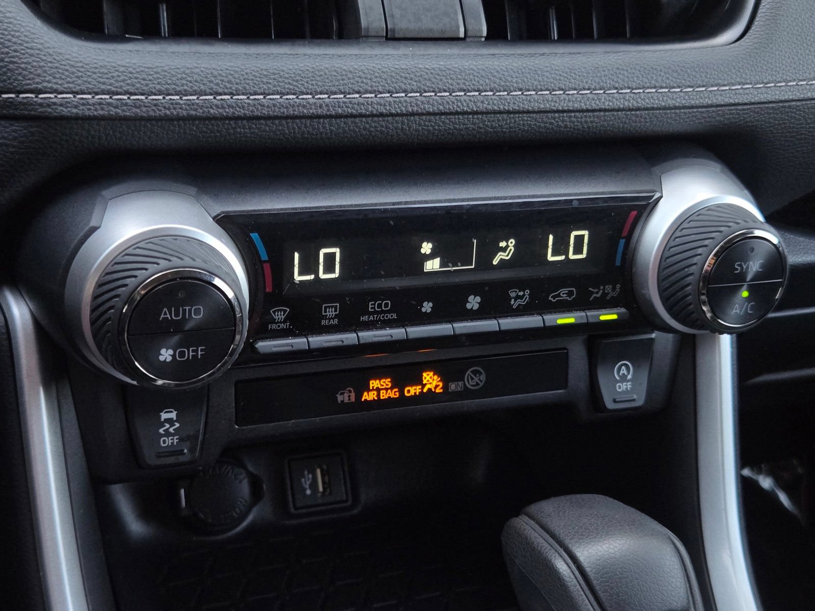 Certified 2025 Toyota RAV4 XLE FWD image 17