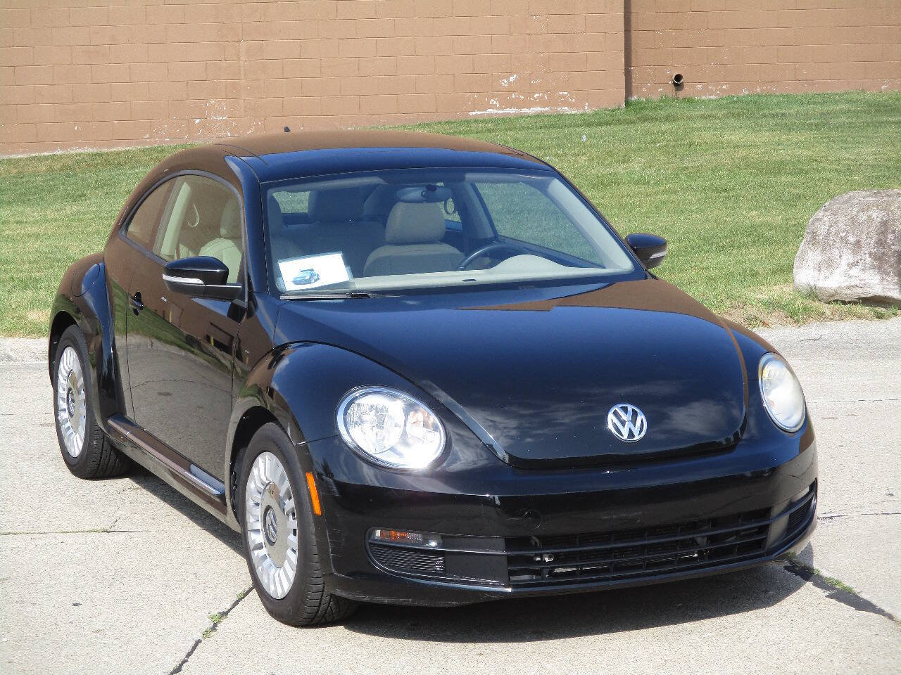 Used 2015 Volkswagen Beetle 1.8T FWD image 11