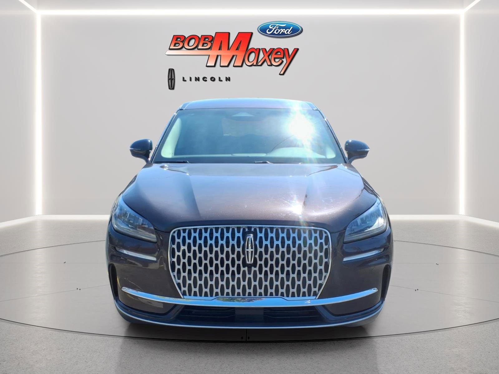 Used 2023 Lincoln Corsair AWD w/ Equipment Group 101A image 2