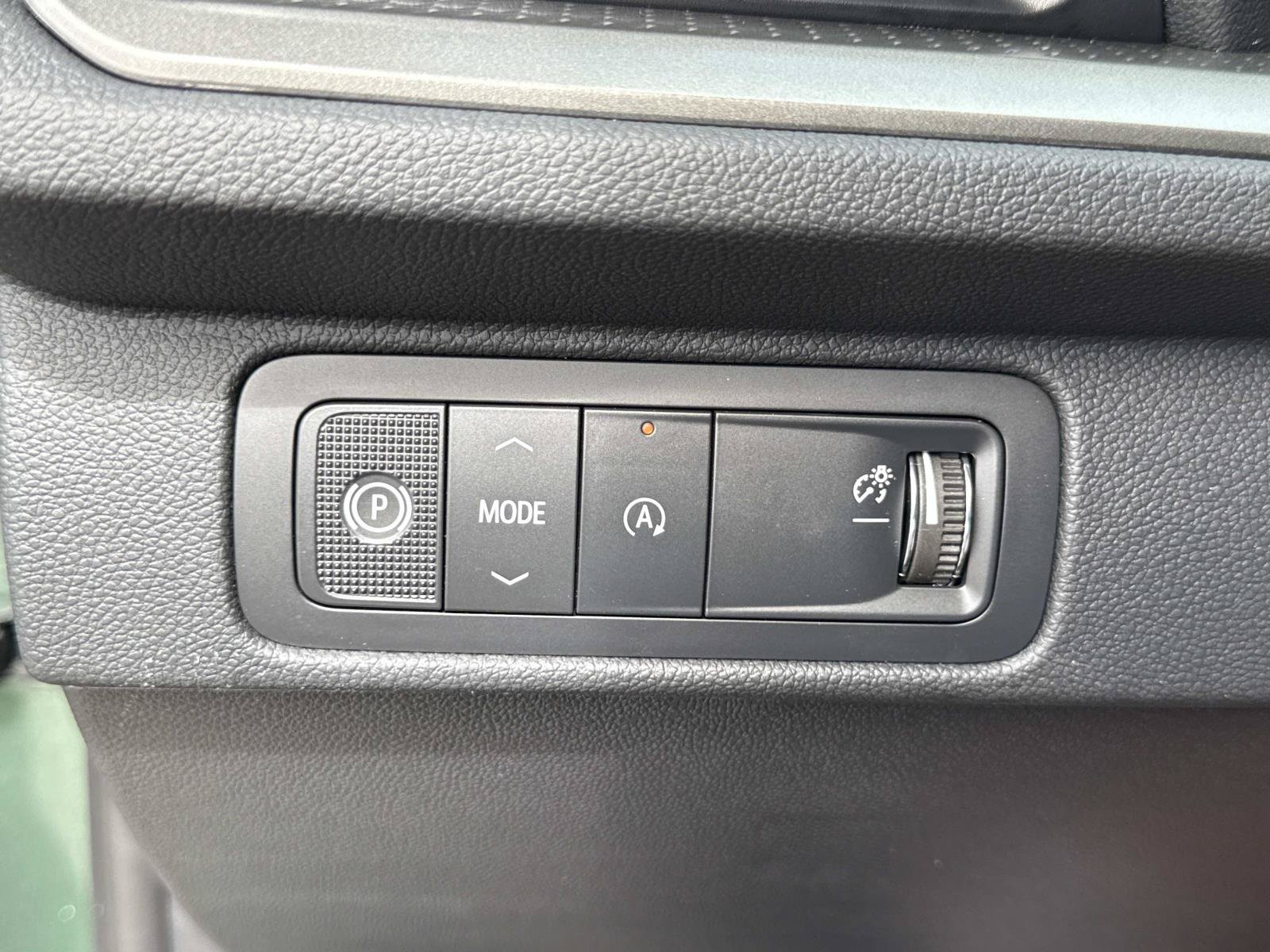 New 2027 Chevrolet Traverse LT w/ Sun and Wheel Package FWD image 30