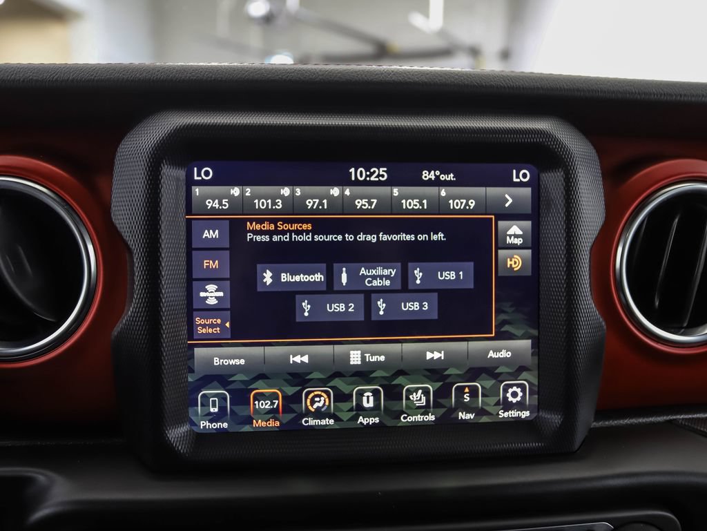Used 2020 Jeep Wrangler Unlimited Rubicon w/ Dual Top Group AWD/4WD image 17