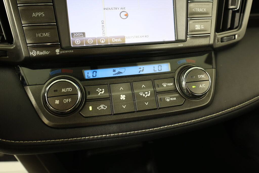 Used 2015 Toyota RAV4 XLE AWD/4WD image 37