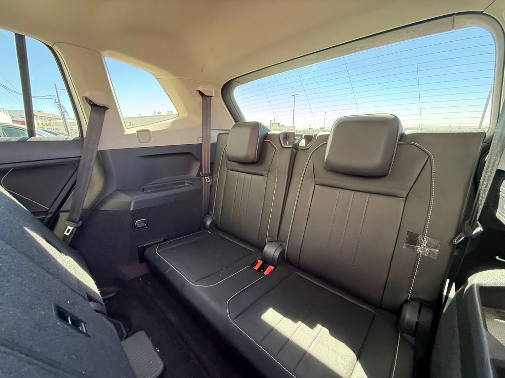 Certified 2023 Volkswagen Tiguan SE w/ Panoramic Sunroof Package FWD image 8