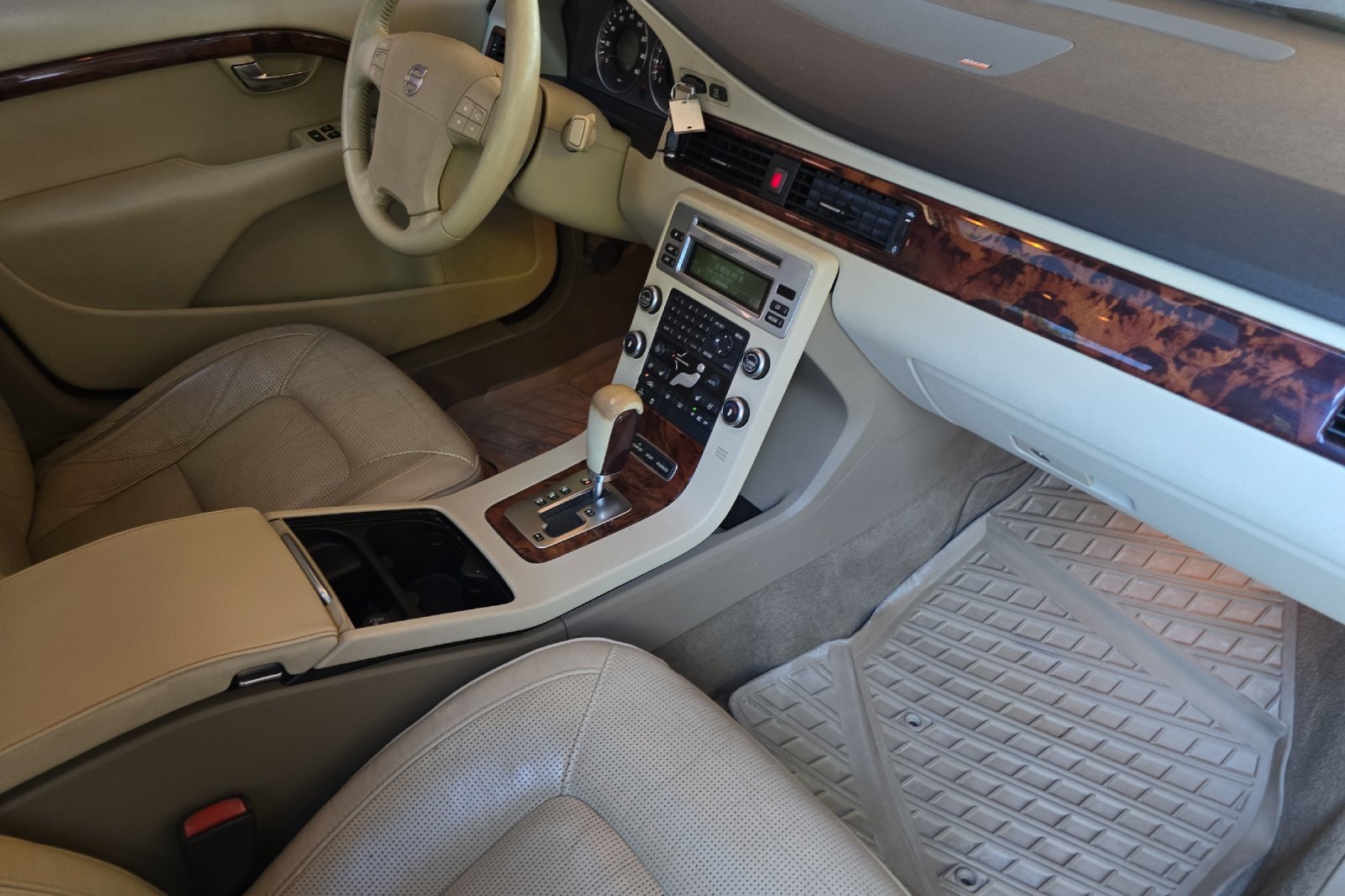 Used 2007 Volvo S80 3.2 image 17