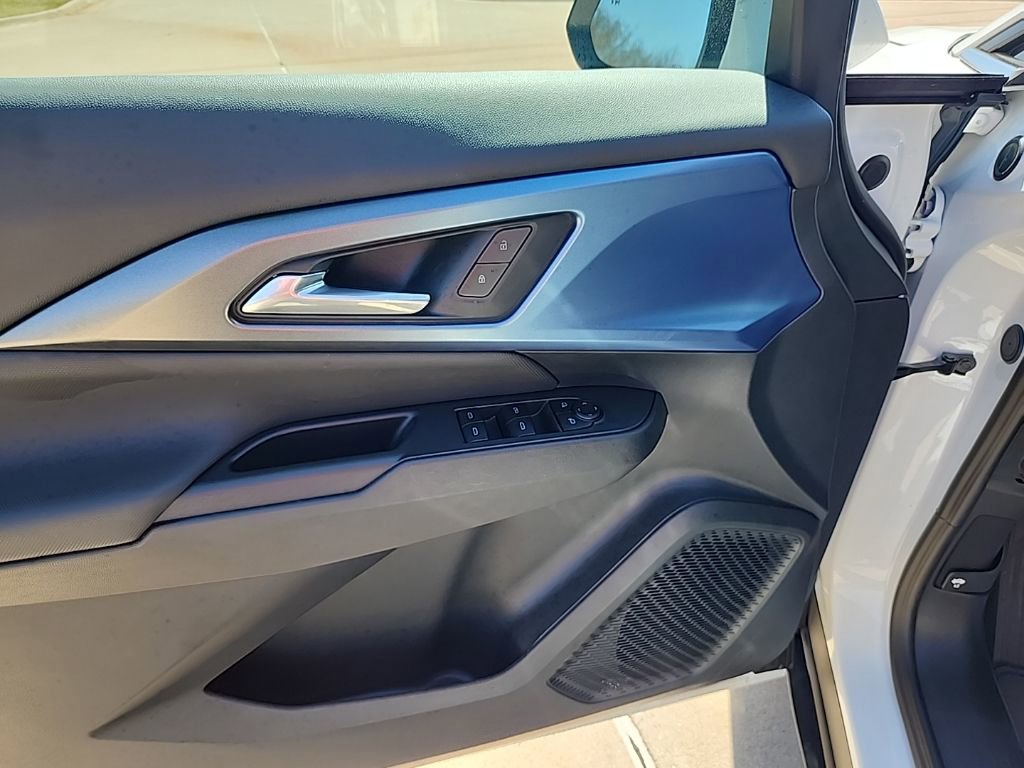 Certified 2025 Chevrolet Equinox EV LT w/ Convenience Package image 22