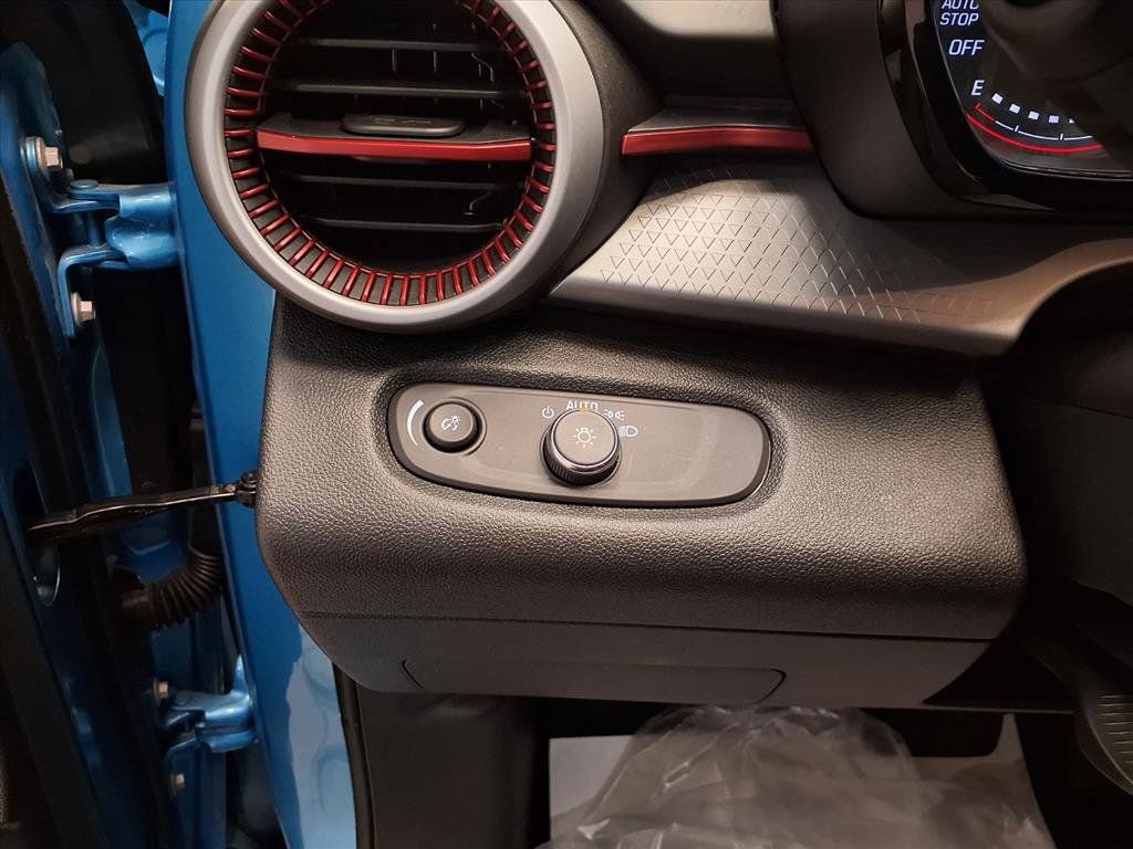 Used 2025 Chevrolet Trax RS w/ Driver Confidence Package image 18