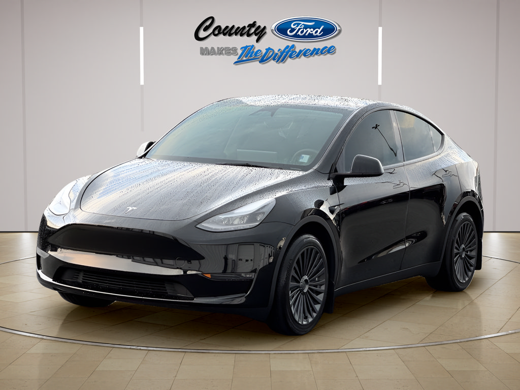 Used 2024 Tesla Model Y Long Range AWD/4WD image 2