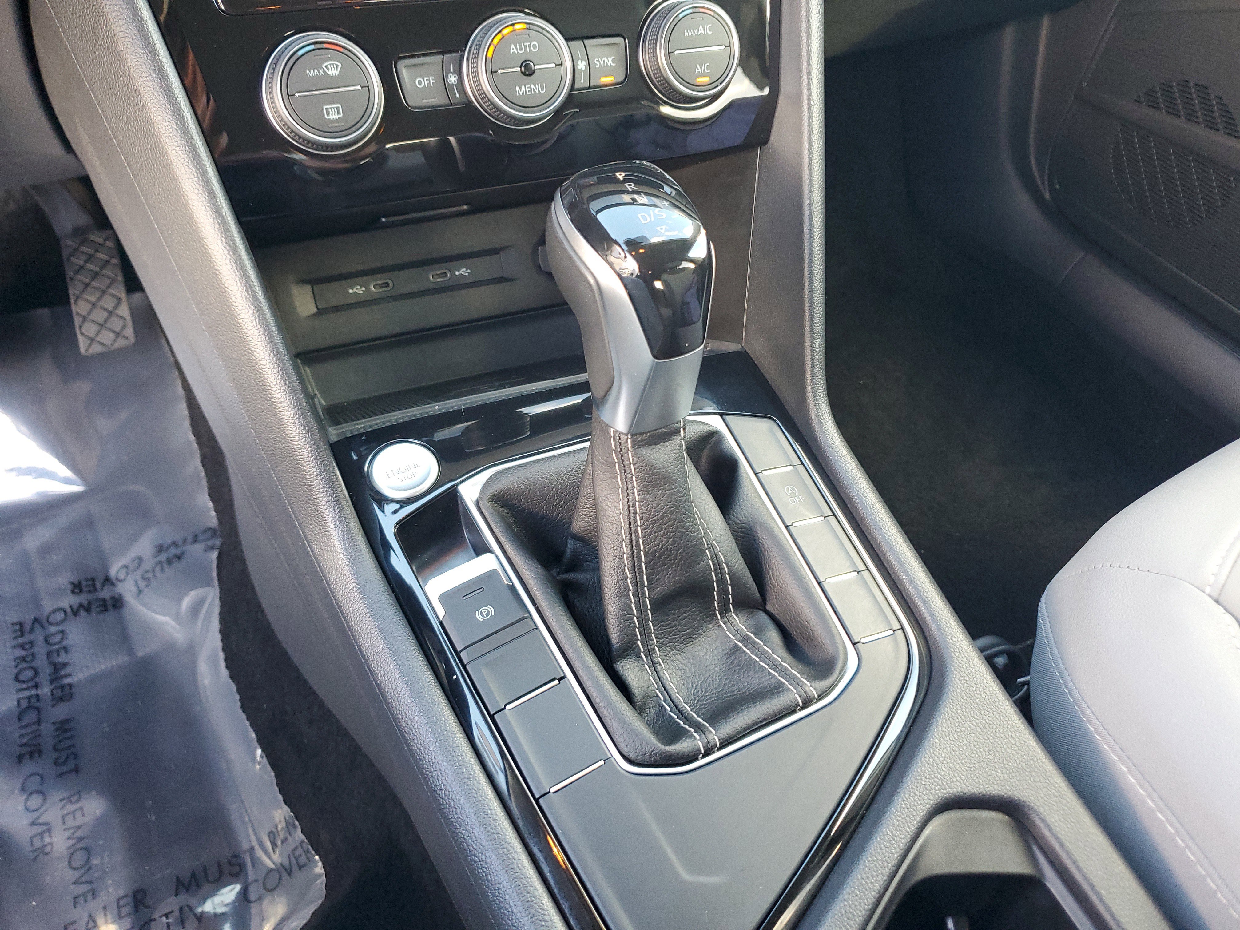 Used 2024 Volkswagen Taos SE image 24