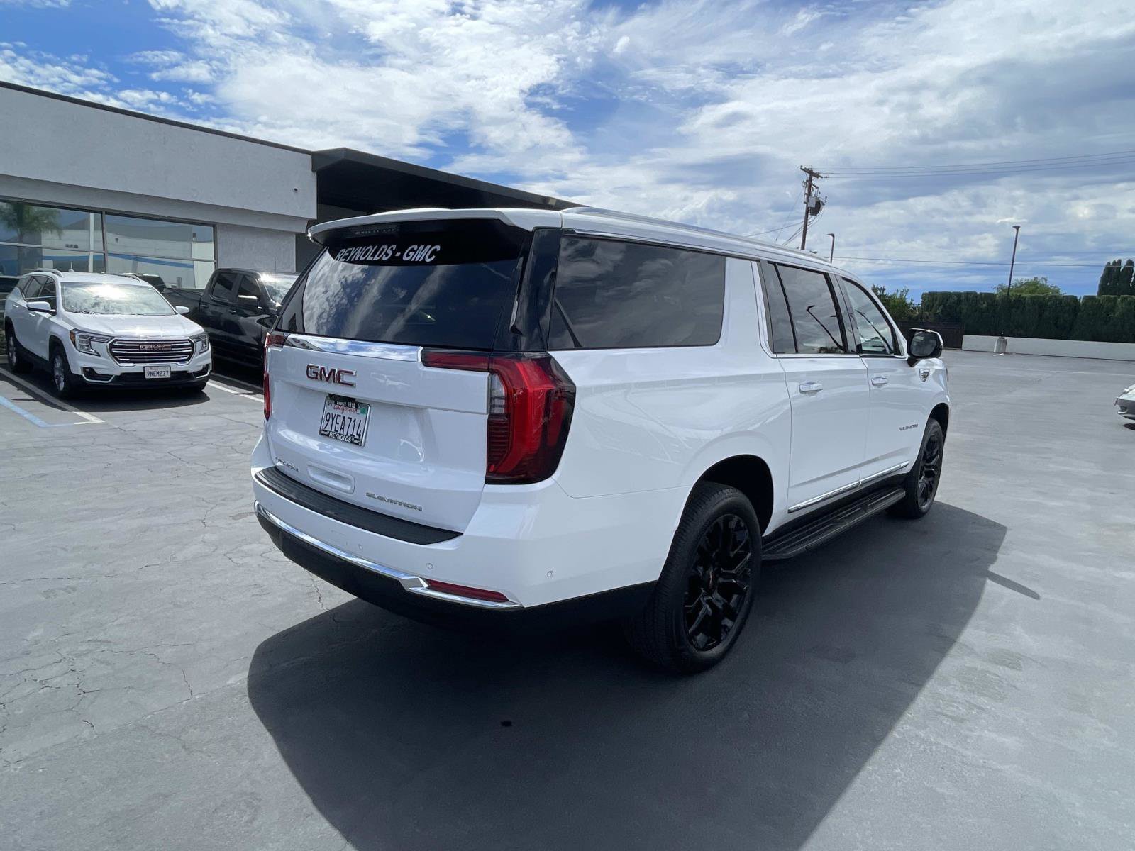 New 2026 GMC Yukon XL Elevation w/ Elevation Premium Package RWD image 5