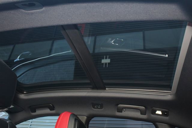 Certified 2025 Porsche Macan image 25