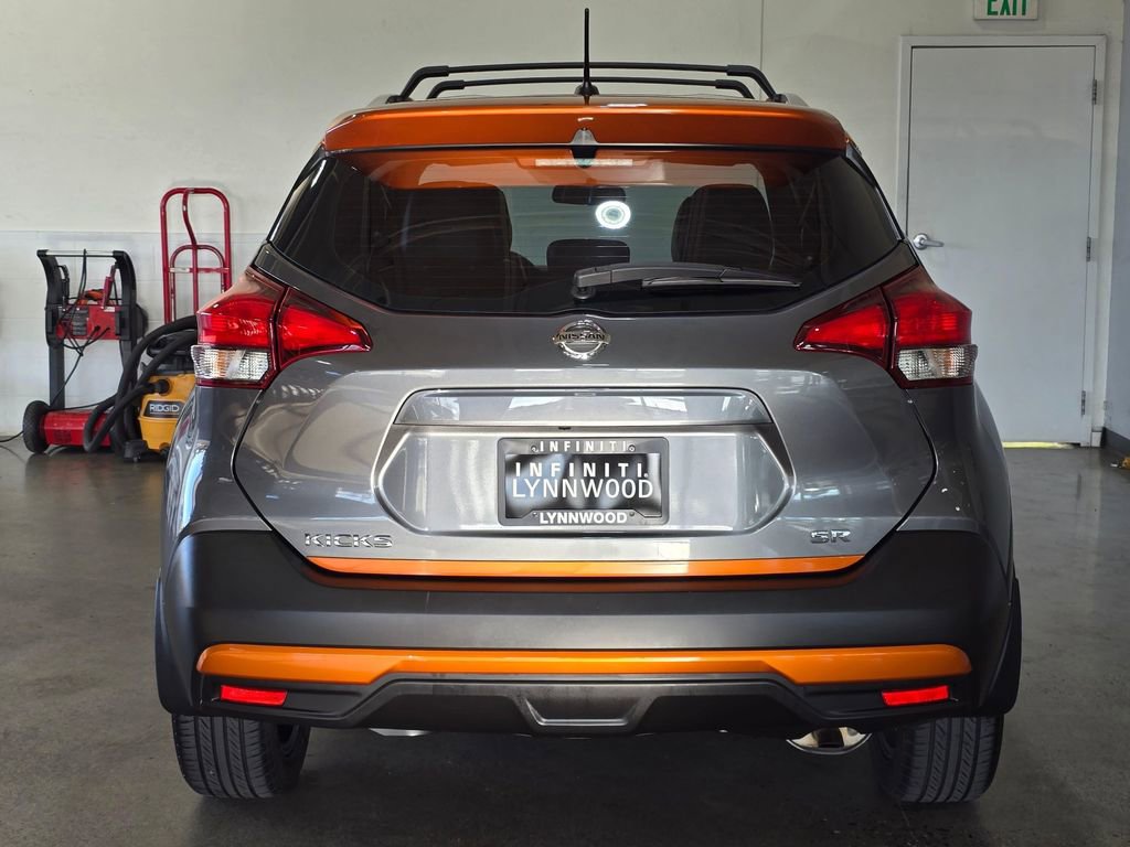 Used 2018 Nissan Kicks SR w/ Premium Package image 5