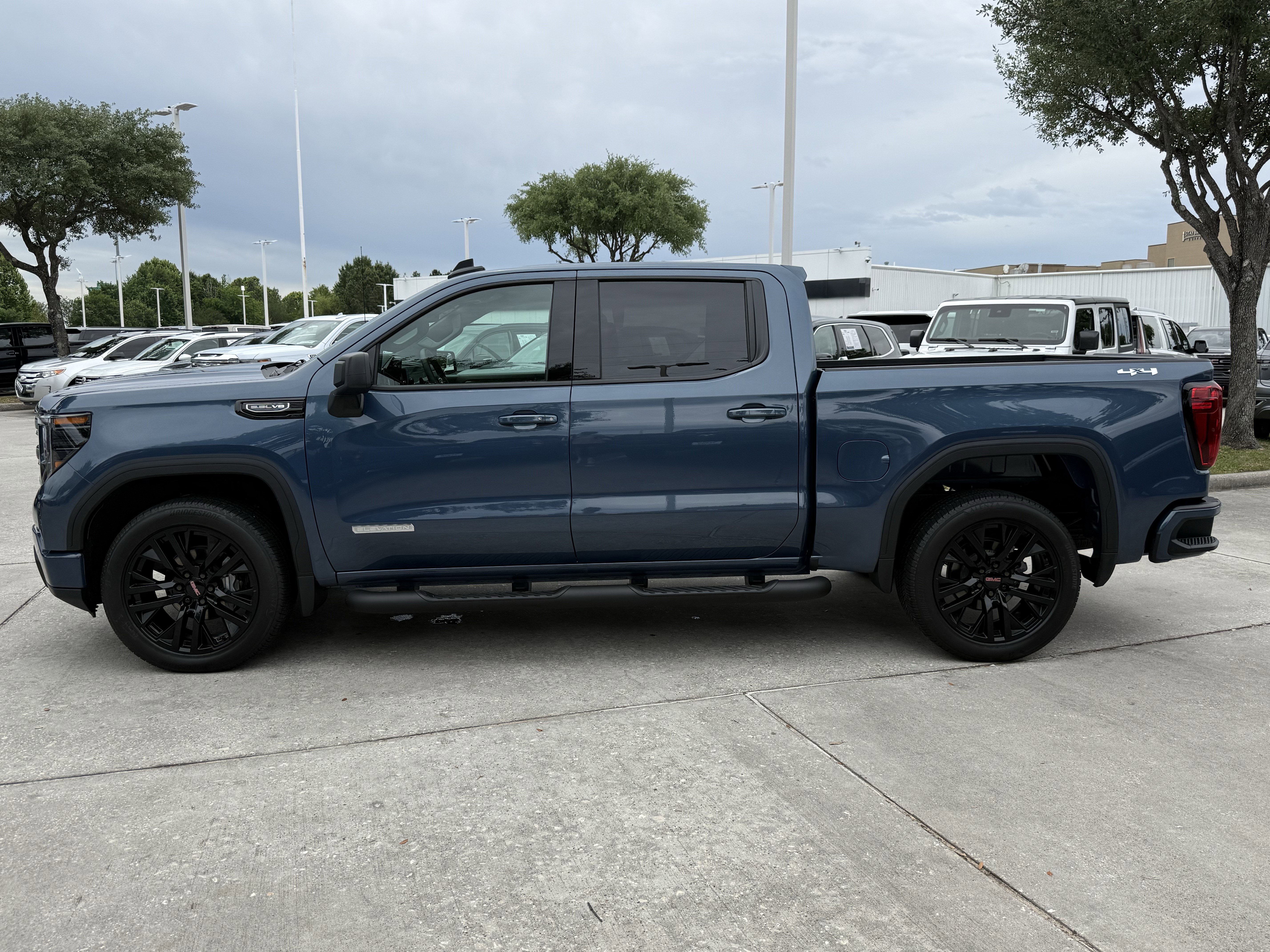 Used 2026 GMC Sierra 1500 Elevation image 8
