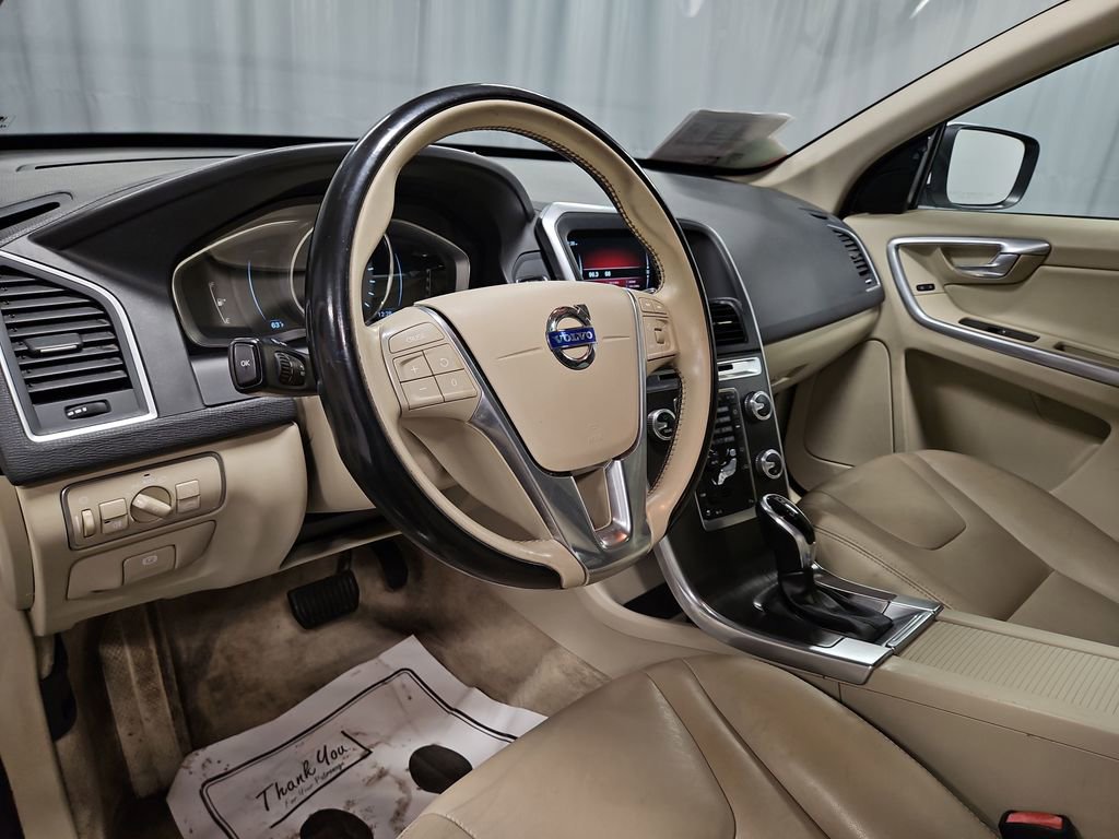 Used 2016 Volvo XC60 T6 image 17