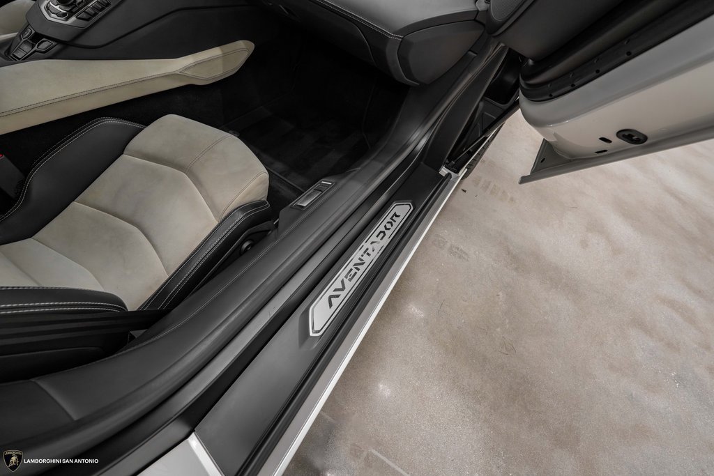 Used 2015 Lamborghini Aventador LP 700-4 image 36