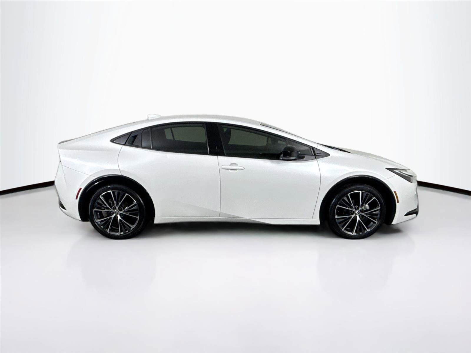 Used 2024 Toyota Prius XLE image 11