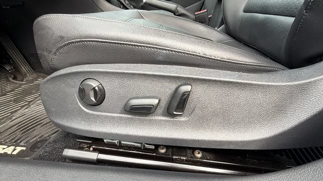 Used 2015 Volkswagen Passat 1.8T Limited Edition FWD image 13