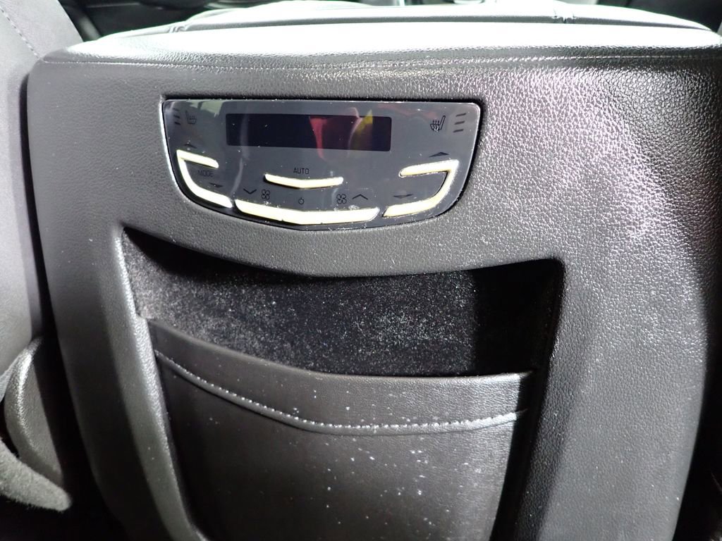 Used 2016 Cadillac Escalade Luxury image 38